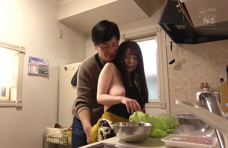 Nghi ngờ bà xã "đi ngoài", người chồng lén lắp camera và chứng kiến tất cả