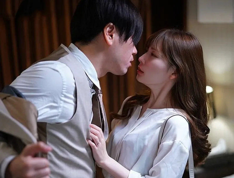 Sếp thầm yêu em thư ký đã có người chồng và kế hoạch cho chuyến công tác